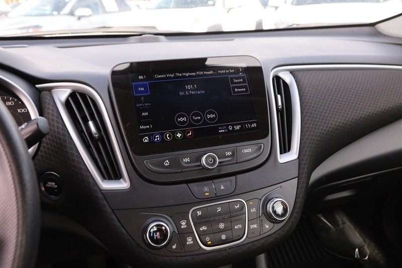 Chevrolet Malibu Vehicle Image 15