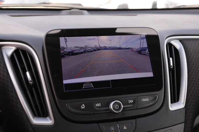 Chevrolet Malibu Vehicle Image 16