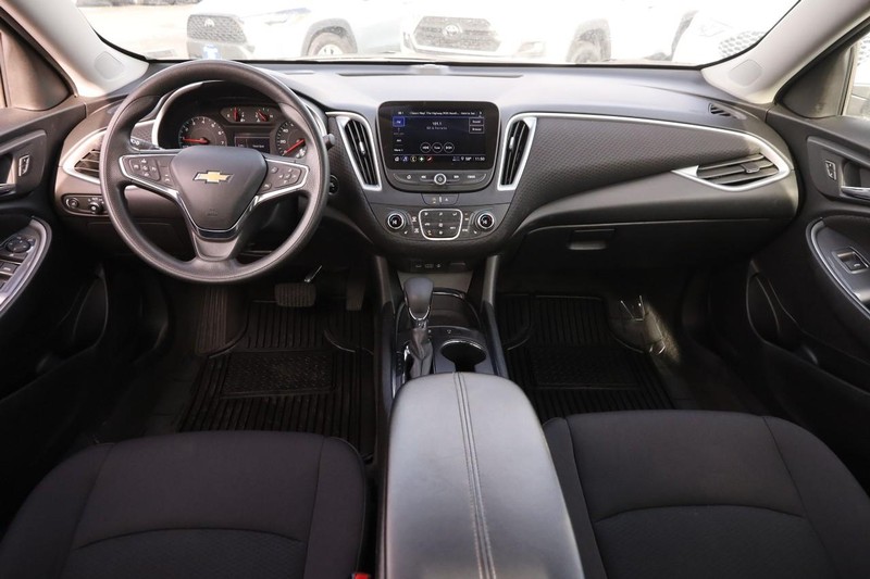 Chevrolet Malibu Vehicle Image 19