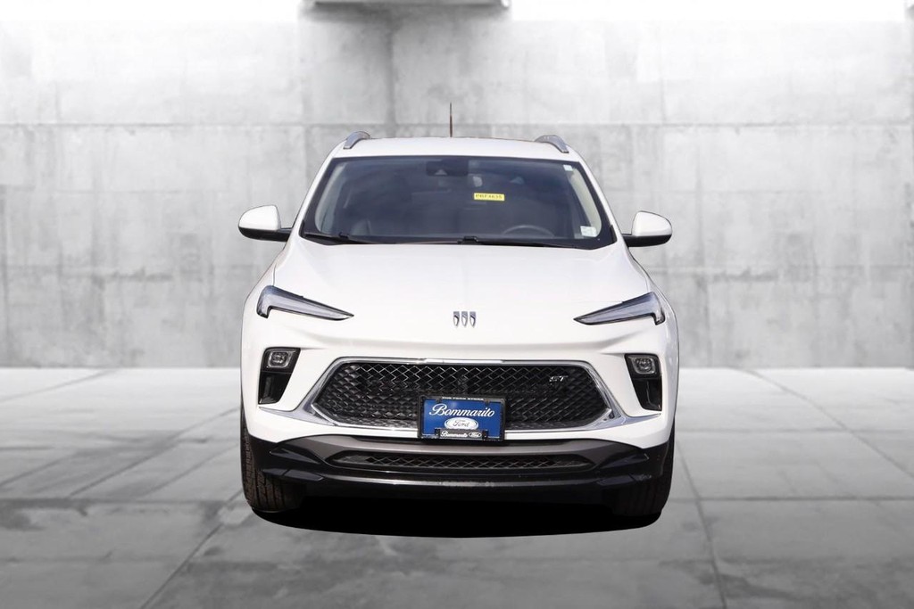 Buick Encore GX Vehicle Image 04