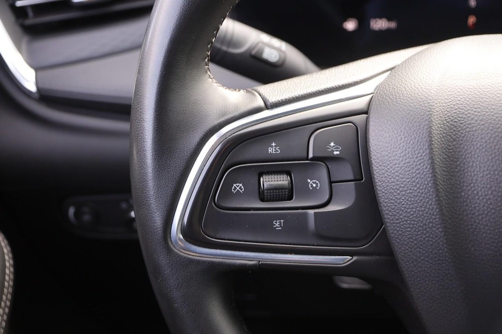 Buick Encore GX Vehicle Image 11