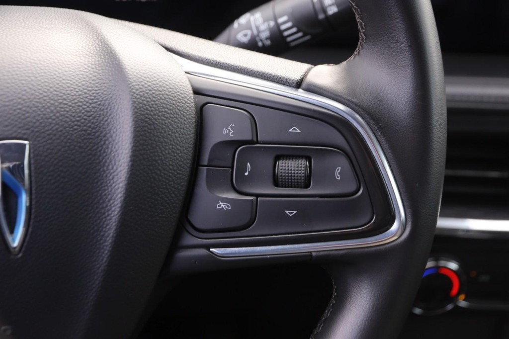 Buick Encore GX Vehicle Image 12