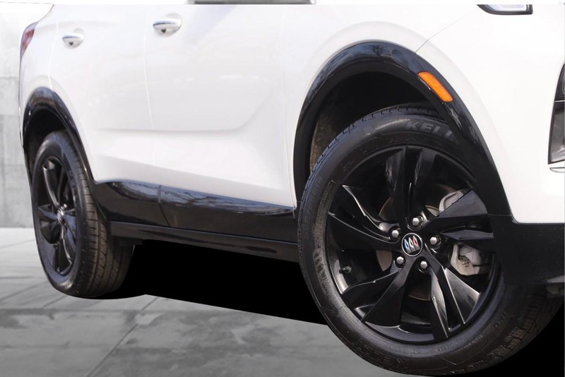 Buick Encore GX Vehicle Full-screen Gallery Image 03