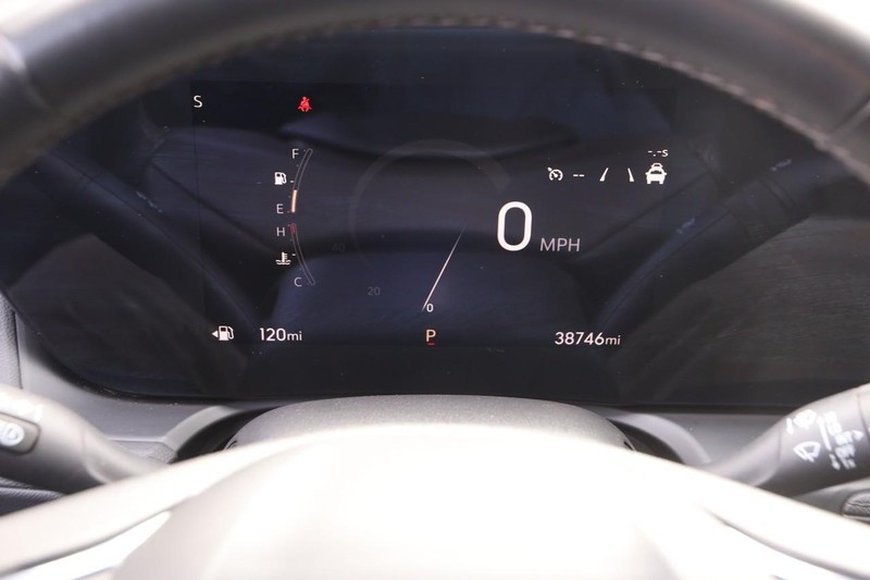 Buick Encore GX Vehicle Full-screen Gallery Image 13