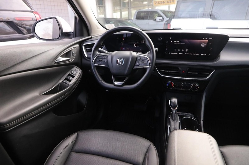 Buick Encore GX Vehicle Full-screen Gallery Image 20