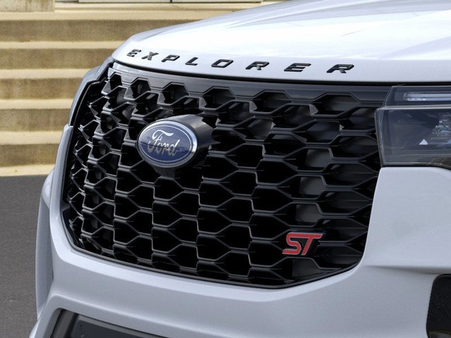 Ford Explorer Vehicle Image 17