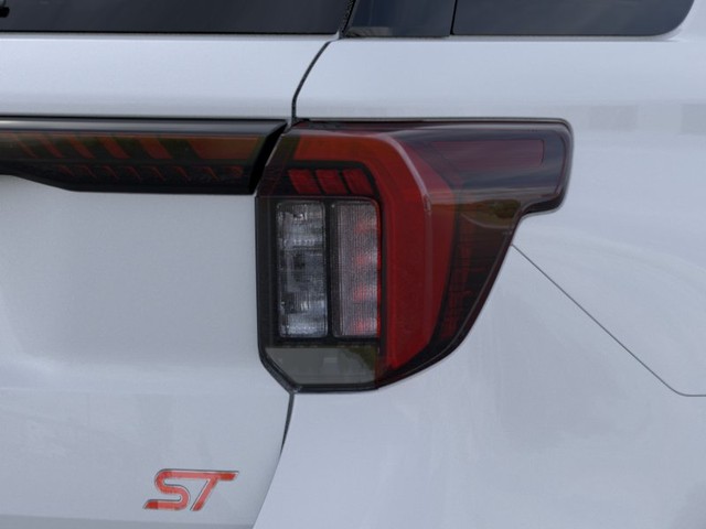 Ford Explorer Vehicle Image 21