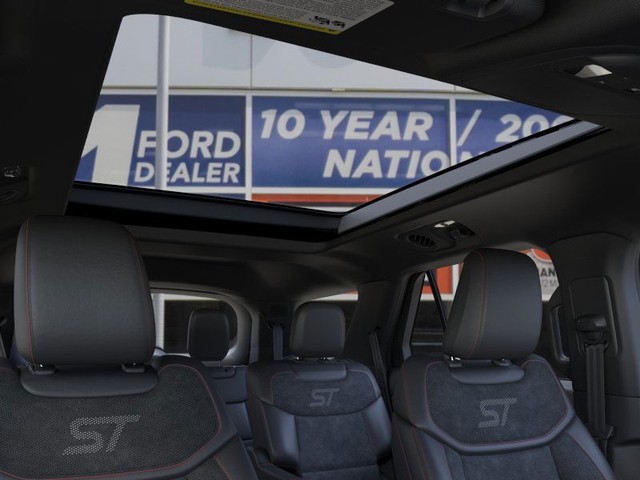 Ford Explorer Vehicle Image 22