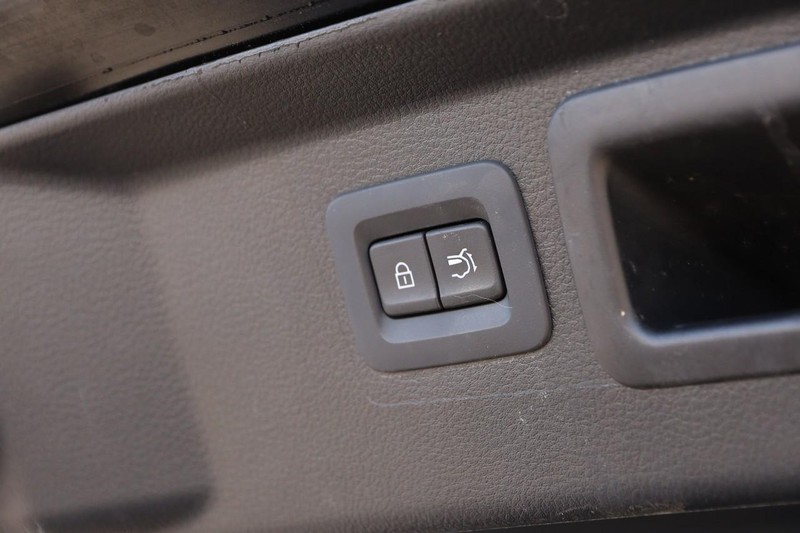 Mazda CX-50 Vehicle Image 08