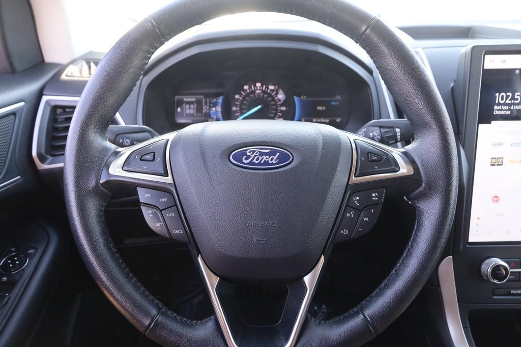Ford Edge Vehicle Image 10