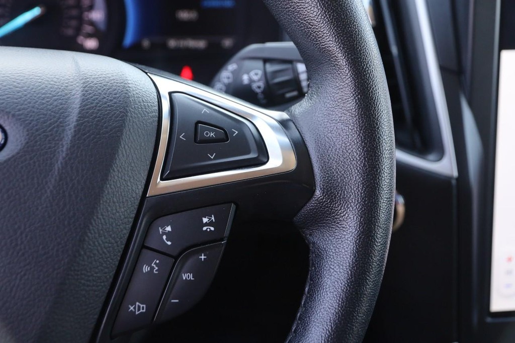 Ford Edge Vehicle Image 12