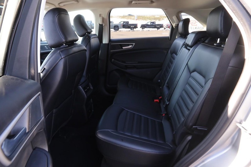 Ford Edge Vehicle Image 09