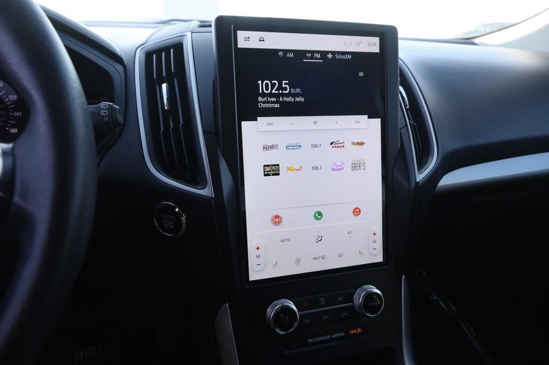 Ford Edge Vehicle Image 15