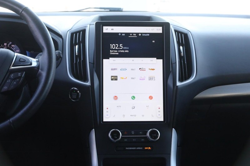 Ford Edge Vehicle Image 22