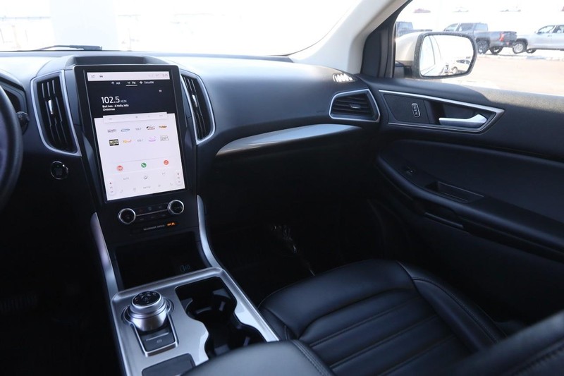 Ford Edge Vehicle Image 23