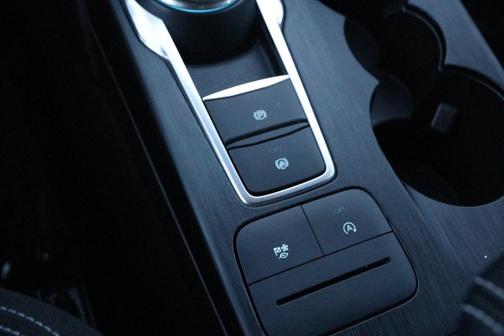 Ford Escape Vehicle Image 17