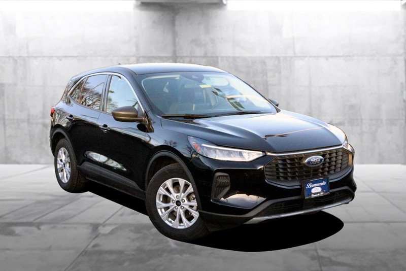 Ford Escape Vehicle Image 02