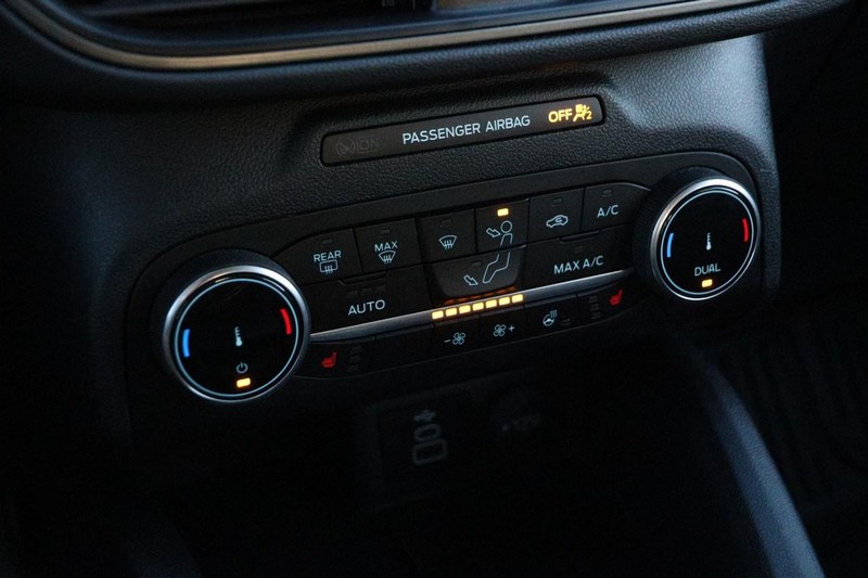 Ford Escape Vehicle Image 16