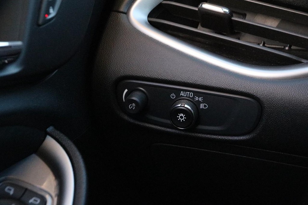 Chevrolet Malibu Vehicle Image 18