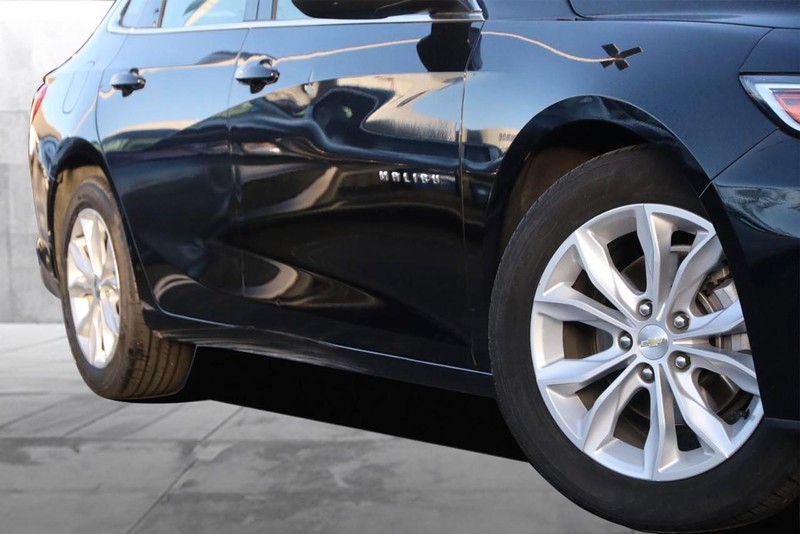 Chevrolet Malibu Vehicle Full-screen Gallery Image 3