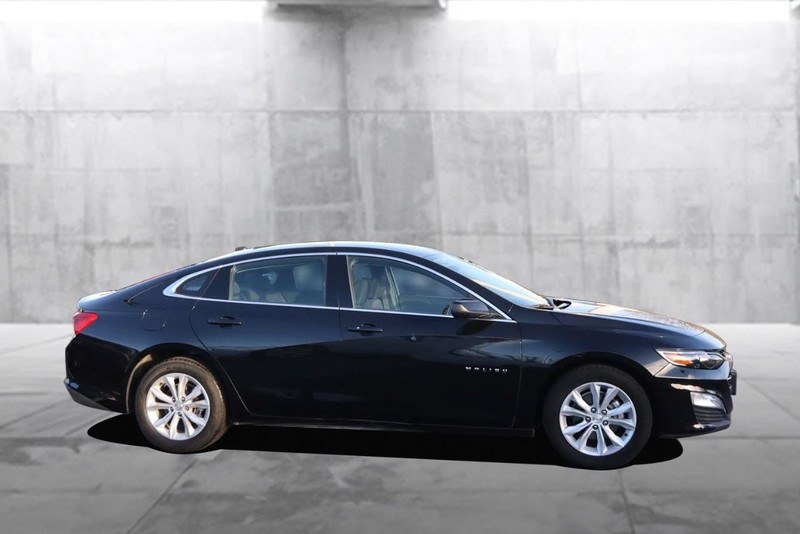 Chevrolet Malibu Vehicle Full-screen Gallery Image 5