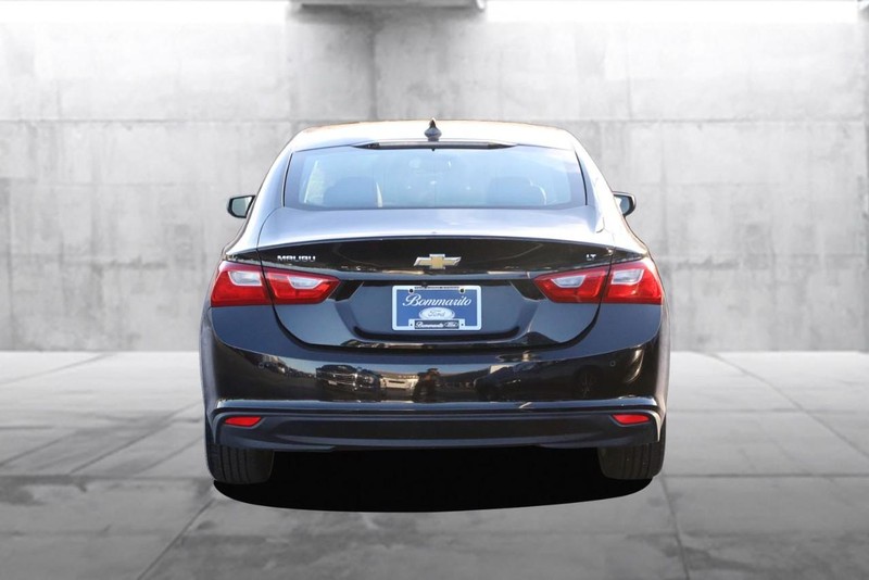 Chevrolet Malibu Vehicle Full-screen Gallery Image 6