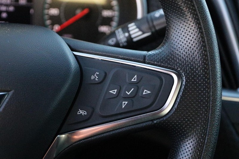 Chevrolet Malibu Vehicle Full-screen Gallery Image 12