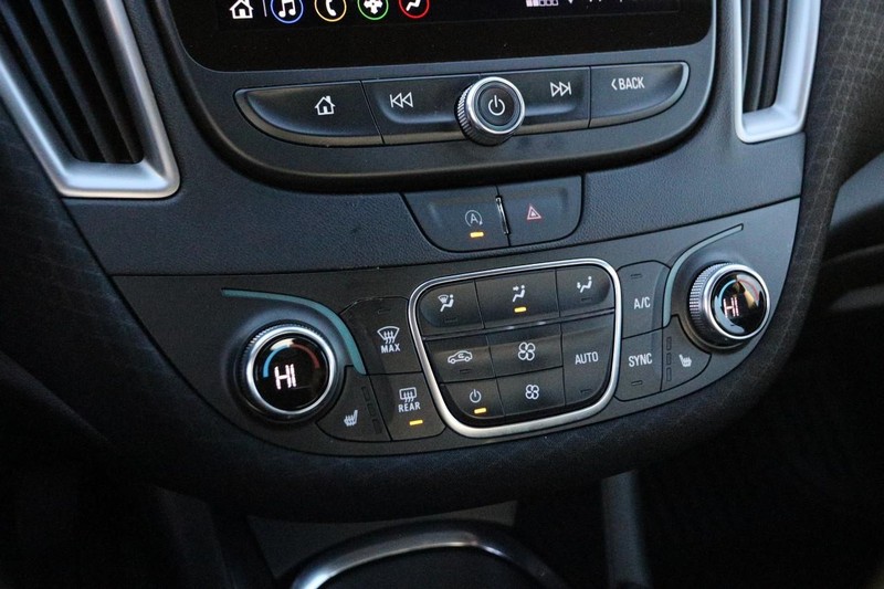 Chevrolet Malibu Vehicle Full-screen Gallery Image 17