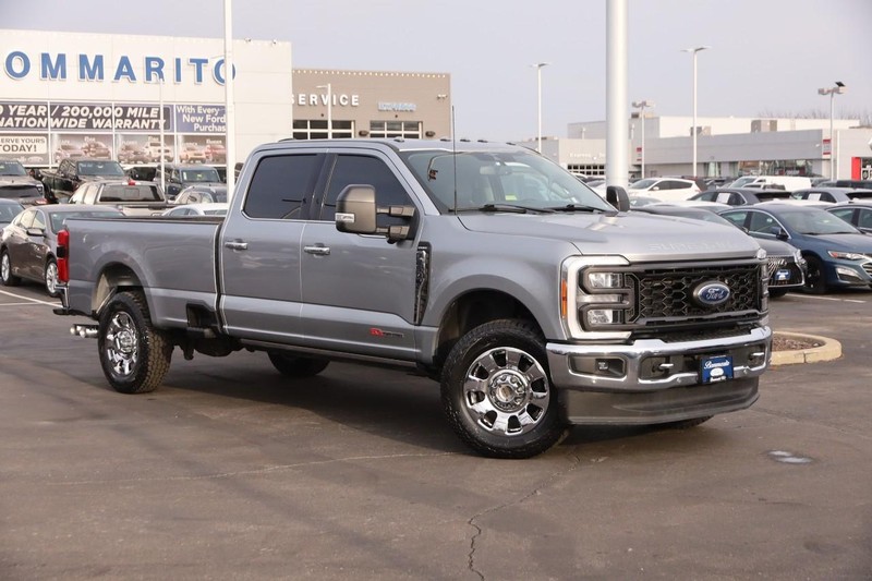 Ford Super Duty F-350 SRW Vehicle Image 02