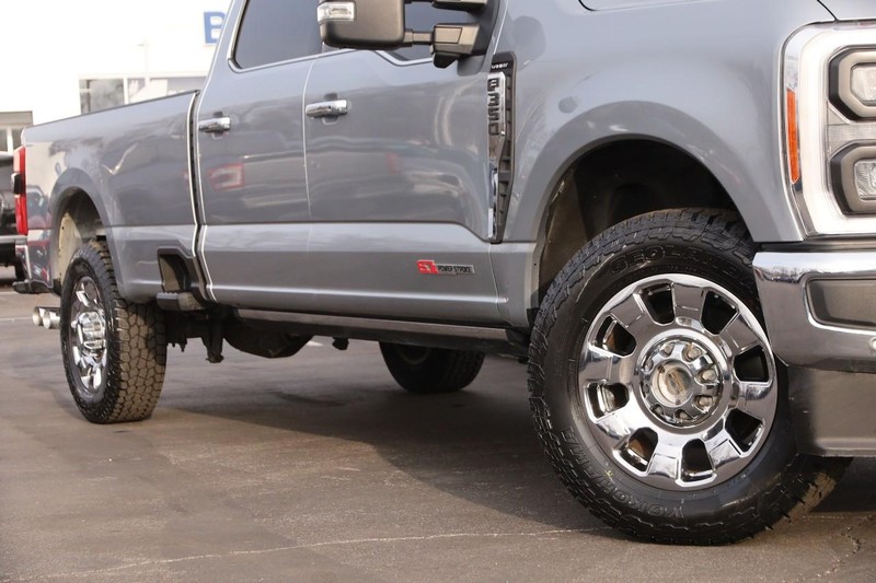 Ford Super Duty F-350 SRW Vehicle Image 03