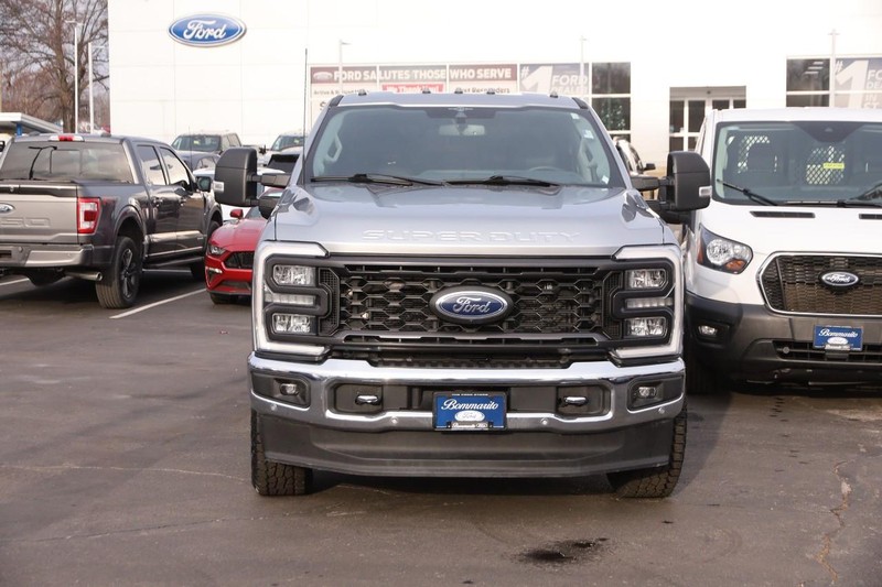 Ford Super Duty F-350 SRW Vehicle Image 04