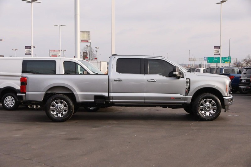 Ford Super Duty F-350 SRW Vehicle Image 05