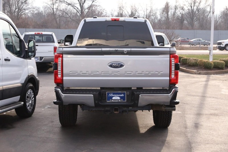 Ford Super Duty F-350 SRW Vehicle Image 06