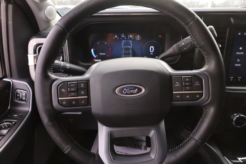 Ford Super Duty F-350 SRW Vehicle Image 10