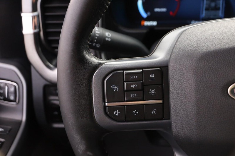 Ford Super Duty F-350 SRW Vehicle Image 11