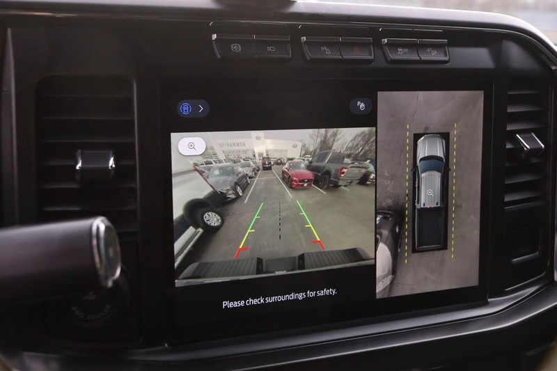 Ford Super Duty F-350 SRW Vehicle Image 16