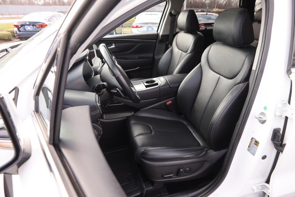 Hyundai Santa Fe Vehicle Image 10