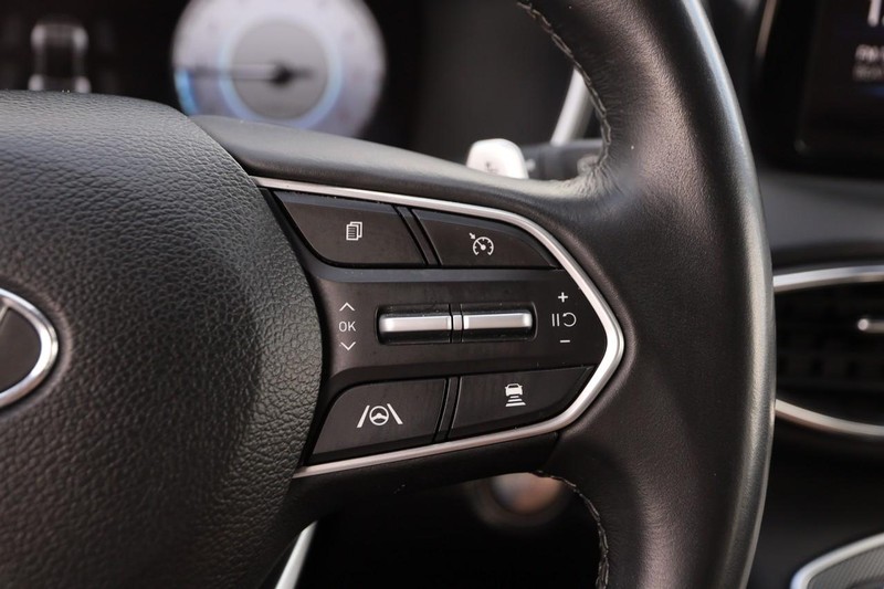 Hyundai Santa Fe Vehicle Image 14