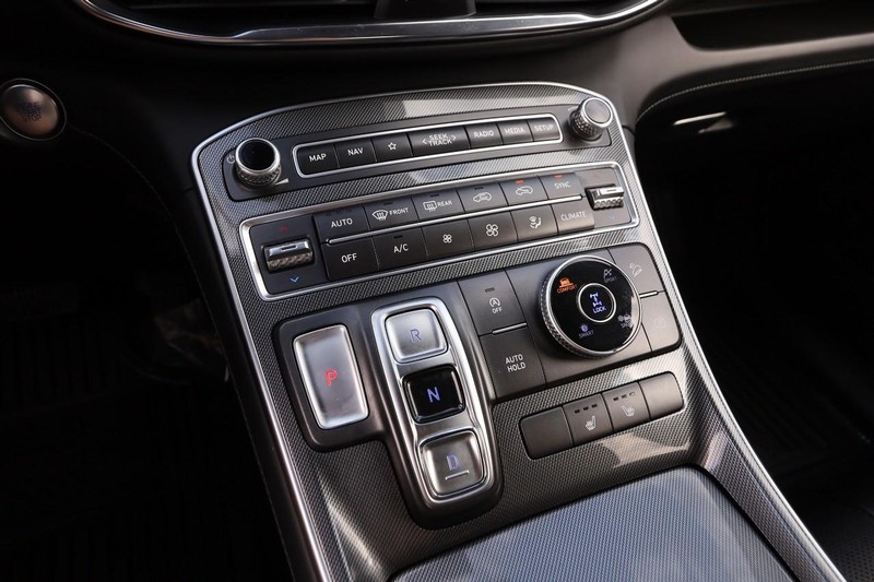 Hyundai Santa Fe Vehicle Image 18