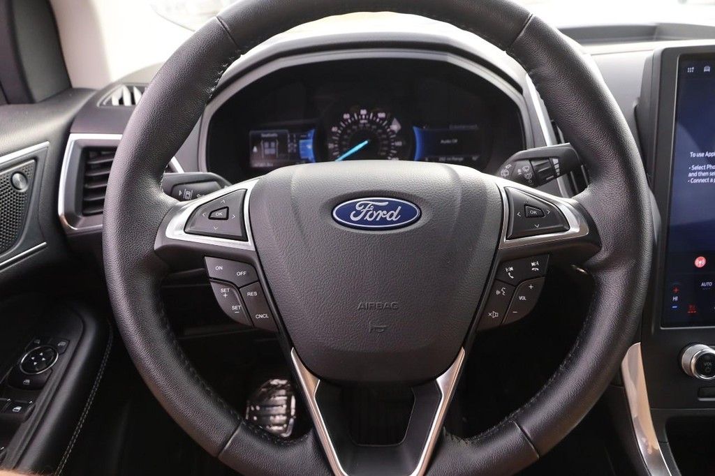 Ford Edge Vehicle Image 11