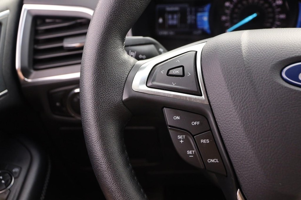 Ford Edge Vehicle Image 12