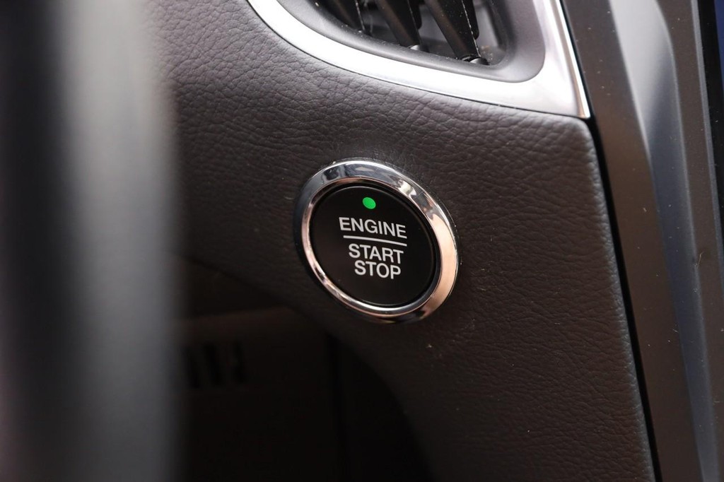 Ford Edge Vehicle Image 15