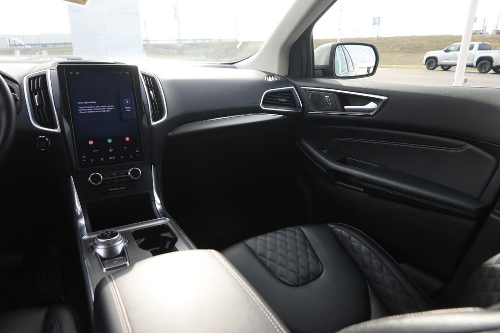 Ford Edge Vehicle Image 24