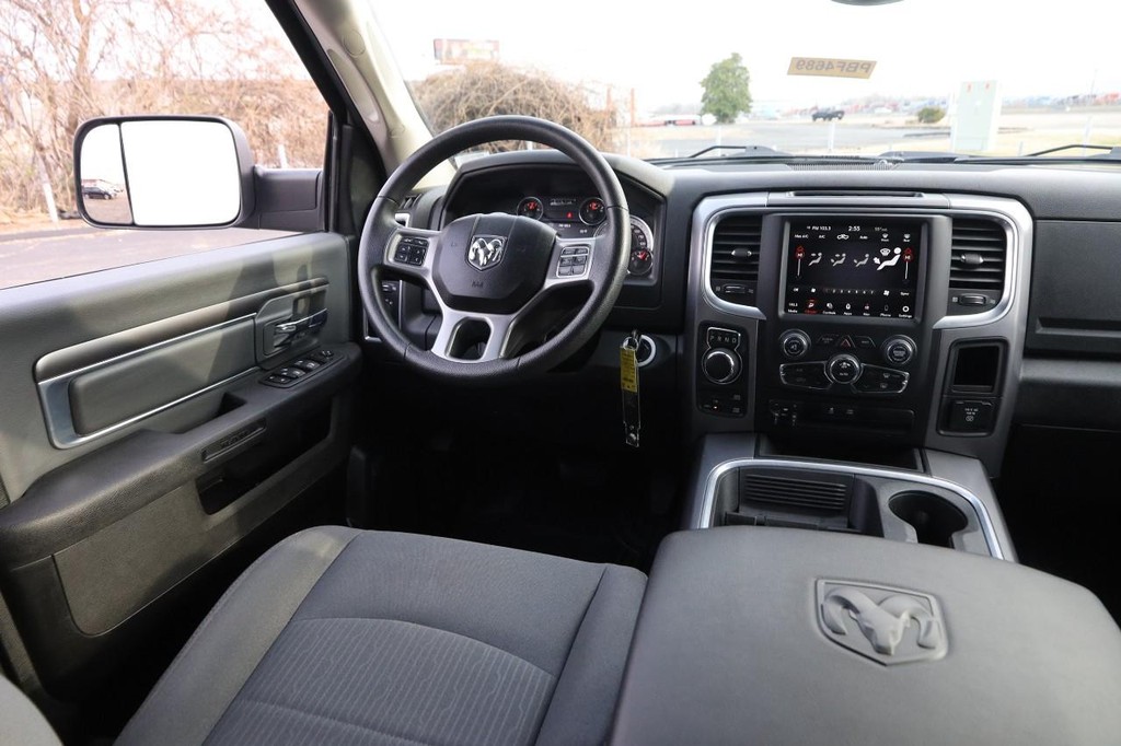 Ram 1500 Classic Vehicle Image 19