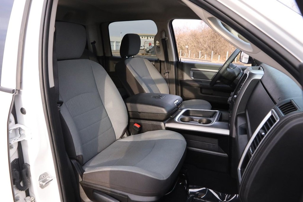 Ram 1500 Classic Vehicle Image 23