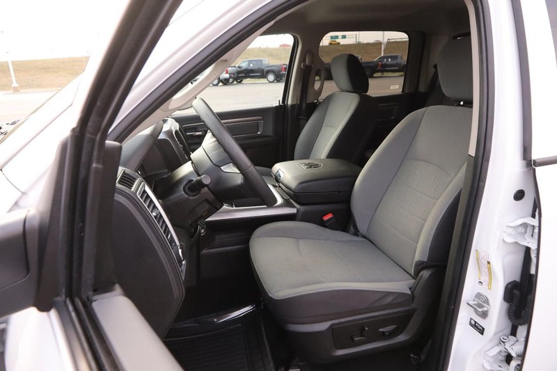 Ram 1500 Classic Vehicle Image 08