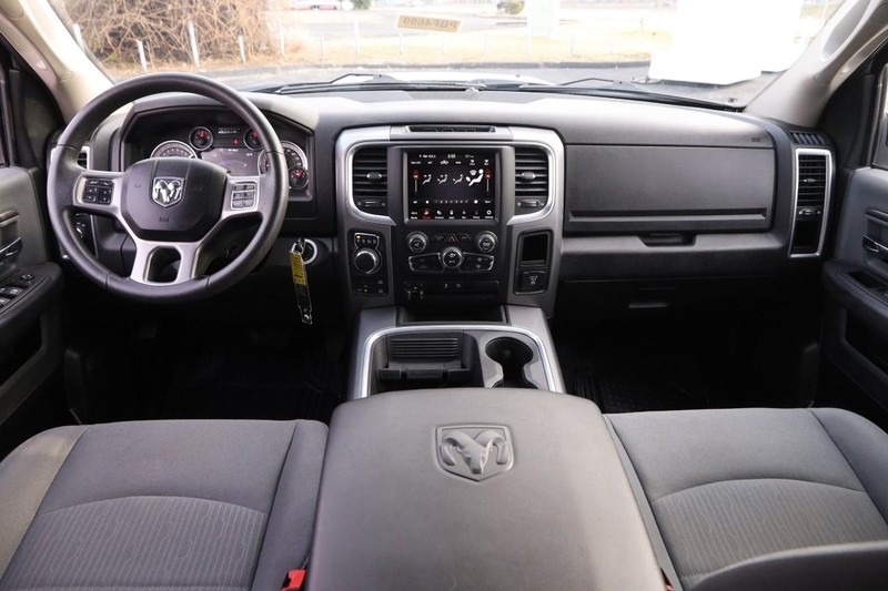 Ram 1500 Classic Vehicle Image 18