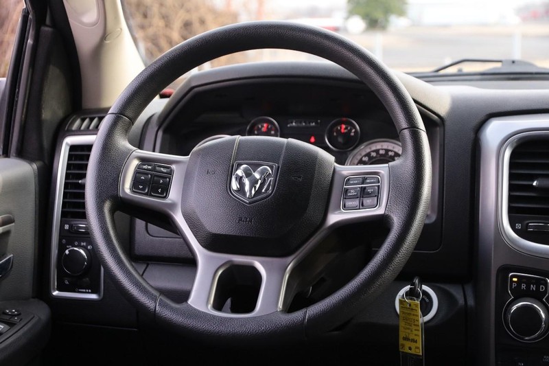 Ram 1500 Classic Vehicle Image 20