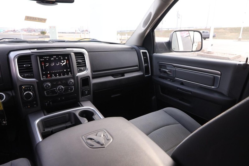 Ram 1500 Classic Vehicle Image 22