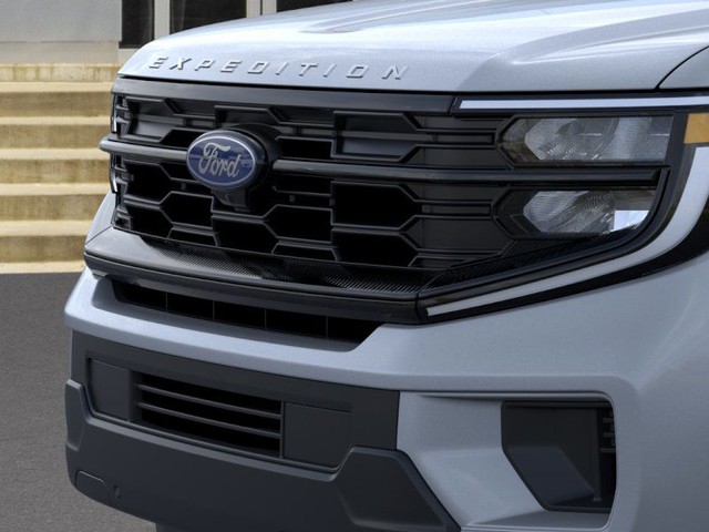 Ford Expedition Max Vehicle Image 17